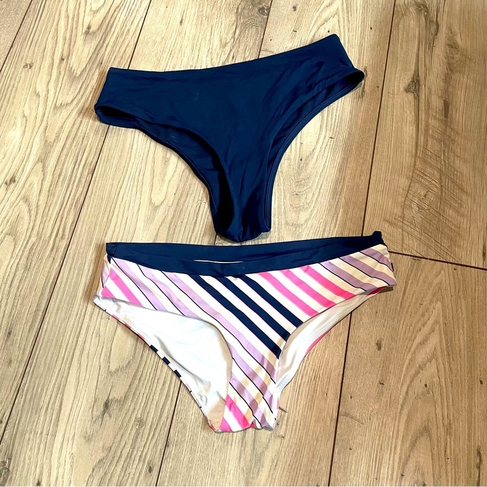 La Vie en Rose bikini bottoms NWOT medium lot of 2